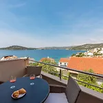 Quiet Bay Getaway Mona 5 7 And 8 Alloggio in famiglia