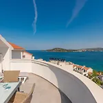 Quiet Bay Getaway Mona 5 7 And 8 * Ražanj