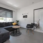Quiet Bay Getaway Mona 5 7 And 8 Alloggio in famiglia *