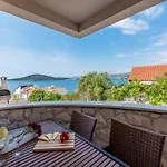 Quiet Bay Getaway Mona 5 7 And 8 Alloggio in famiglia
