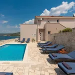 Alloggio in famiglia Quiet Bay Getaway Mona 5 7 And 8 Ražanj