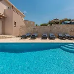 Quiet Bay Getaway Mona 5 7 And 8 Alloggio in famiglia *