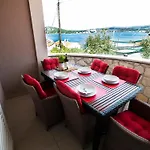Quiet Bay Getaway Mona 5 7 And 8