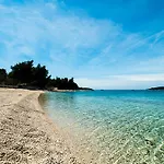 Quiet Bay Getaway Mona 5 7 And 8 Alloggio in famiglia