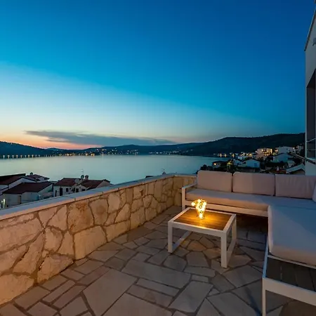 Quiet Bay Getaway Apt Mona 5 7 And 8 Ražanj