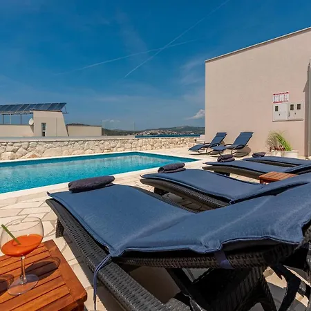 Quiet Bay Getaway Apt Mona 5 7 And 8