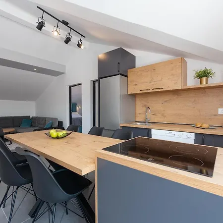 Privatunterkunft Quiet Bay Getaway Apt Mona 5 7 And 8 Ražanj