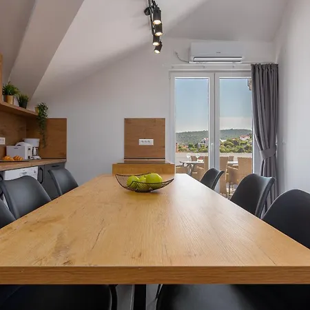 民宿 Quiet Bay Getaway Apt Mona 5 7 And 8 Ražanj