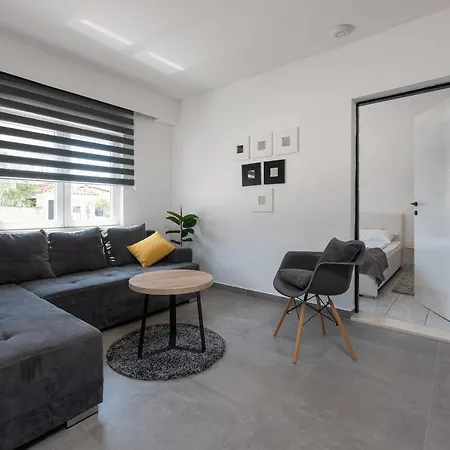 Quiet Bay Getaway Apt Mona 5 7 And 8 Privatunterkunft *