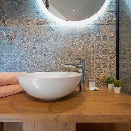 Quiet Bay Getaway Apt Mona 5 7 And 8 Ražanj