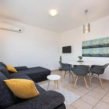 Quiet Bay Getaway Apt Mona 5 7 And 8 民宿