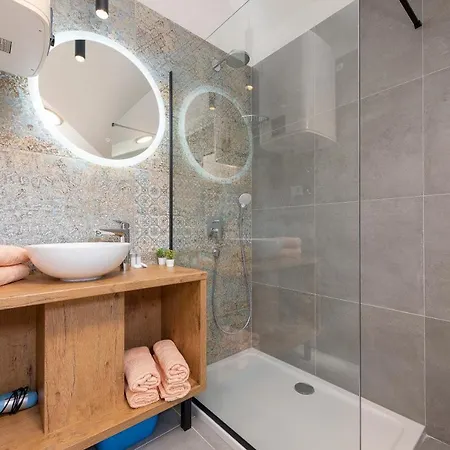 Quiet Bay Getaway Apt Mona 5 7 And 8 Privatunterkunft Ražanj