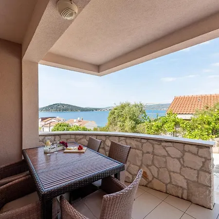 民宿 Quiet Bay Getaway Apt Mona 5 7 And 8 Ražanj