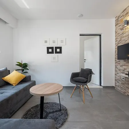 Quiet Bay Getaway Apt Mona 5 7 And 8 * Ražanj