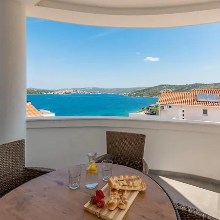 民宿 Quiet Bay Getaway Apt Mona 5 7 And 8 Ražanj