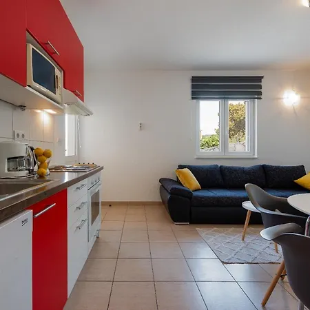 Privatunterkunft Quiet Bay Getaway Apt Mona 5 7 And 8