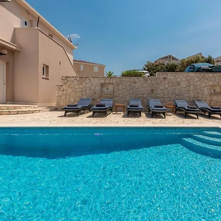 Quiet Bay Getaway Apt Mona 5 7 And 8 Privatunterkunft *