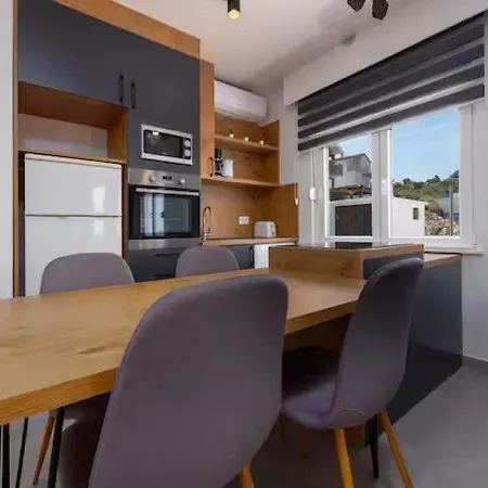 Quiet Bay Getaway Apt Mona 5 7 And 8 Homestay *