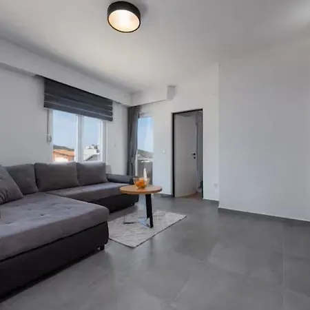 Quiet Bay Getaway Apt Mona 5 7 And 8 Homestay Razanj