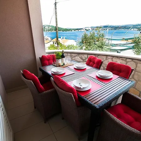 Quiet Bay Getaway Apt Mona 5 7 And 8