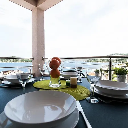 Quiet Bay Getaway Apt Mona 5 7 And 8