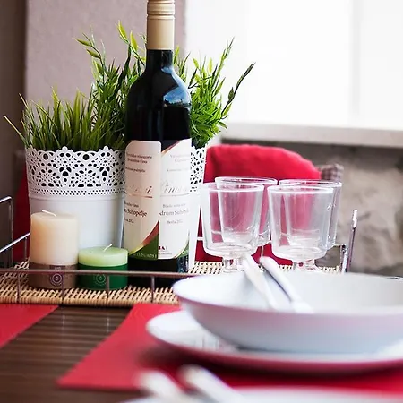 Quiet Bay Getaway Apt Mona 5 7 And 8 Ražanj