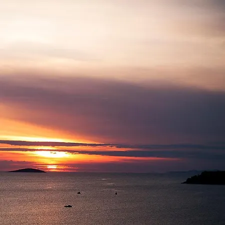 Privatunterkunft Quiet Bay Getaway Apt Mona 5 7 And 8 Ražanj