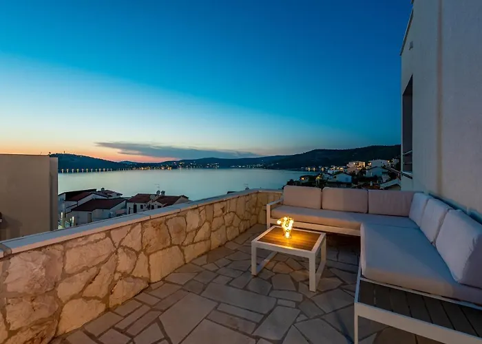 Quiet Bay Getaway Apt Mona 5 7 And 8 Ražanj