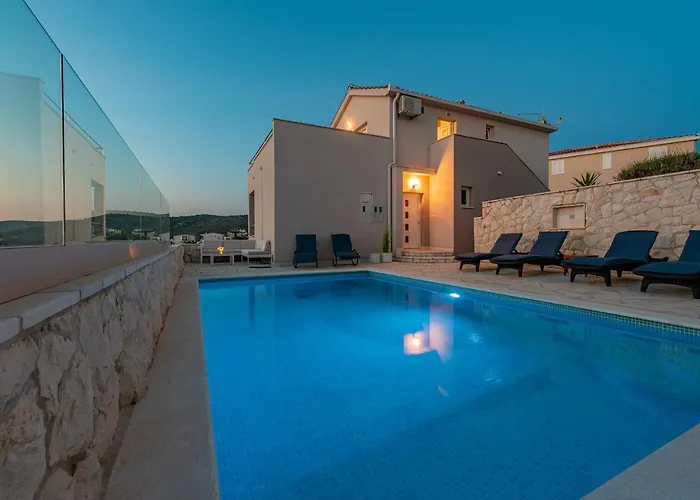 Homestay Quiet Bay Getaway Apt Mona 5 7 And 8