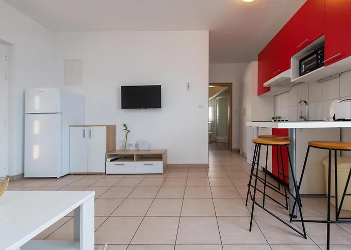 Quiet Bay Getaway Apt Mona 5 7 And 8 *