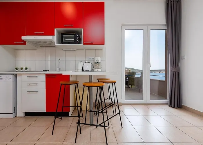 Quiet Bay Getaway Apt Mona 5 7 And 8 Homestay Razanj