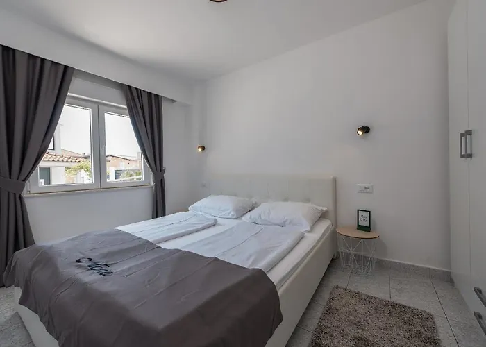 Quiet Bay Getaway Mona 5 7 And 8 * Ražanj