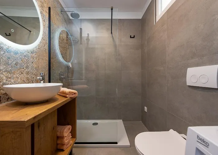 Quiet Bay Getaway Mona 5 7 And 8