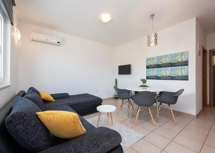 Quiet Bay Getaway Apt Mona 5 7 And 8 Homestay