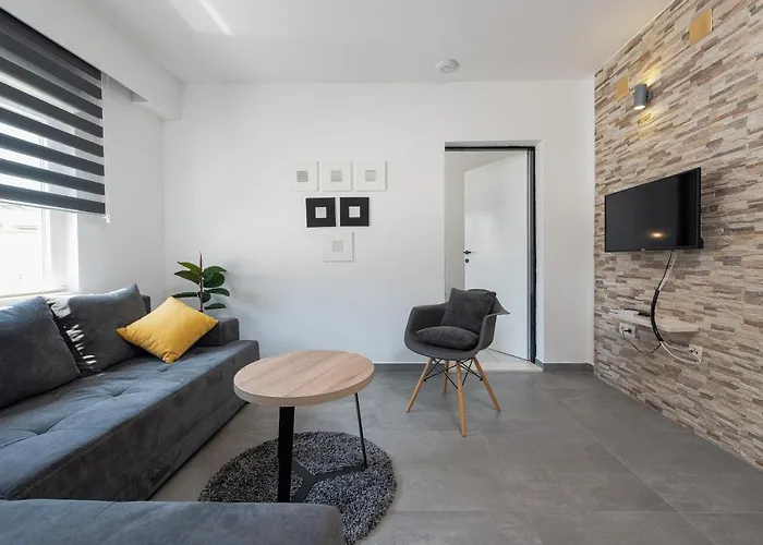 Quiet Bay Getaway Apt Mona 5 7 And 8 * Ražanj