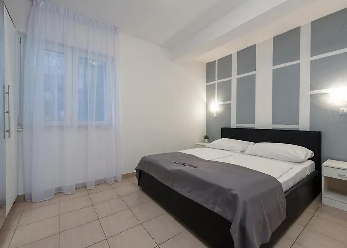 Quiet Bay Getaway Apt Mona 5 7 And 8