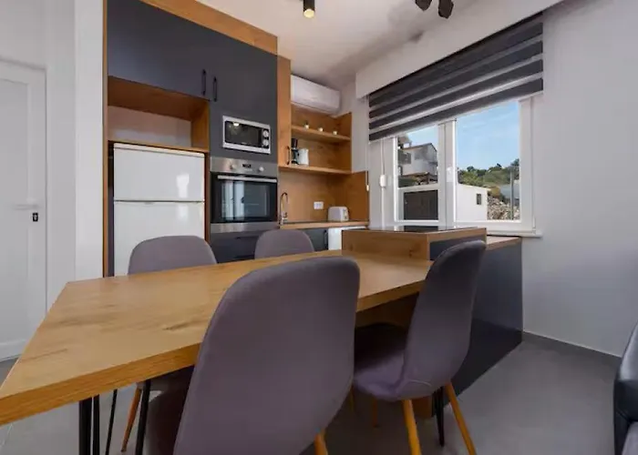 Quiet Bay Getaway Apt Mona 5 7 And 8 Homestay *