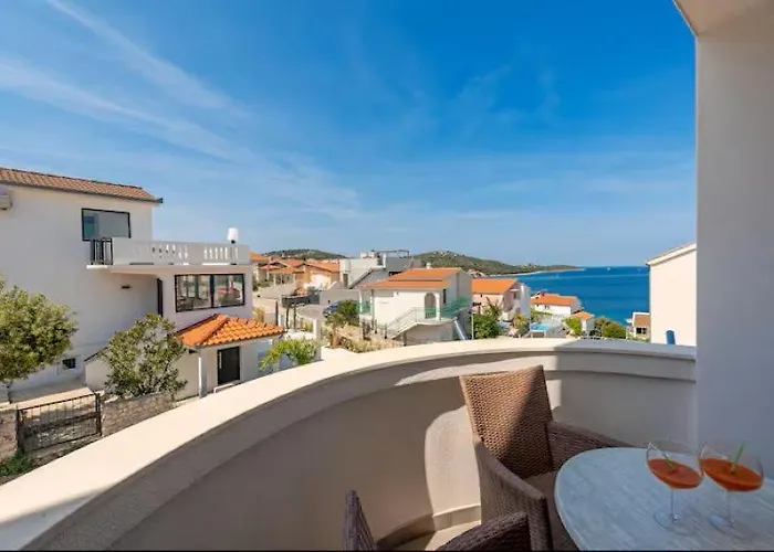 Quiet Bay Getaway Apt Mona 5 7 And 8 Homestay *