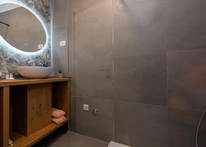 Quiet Bay Getaway Mona 5 7 And 8