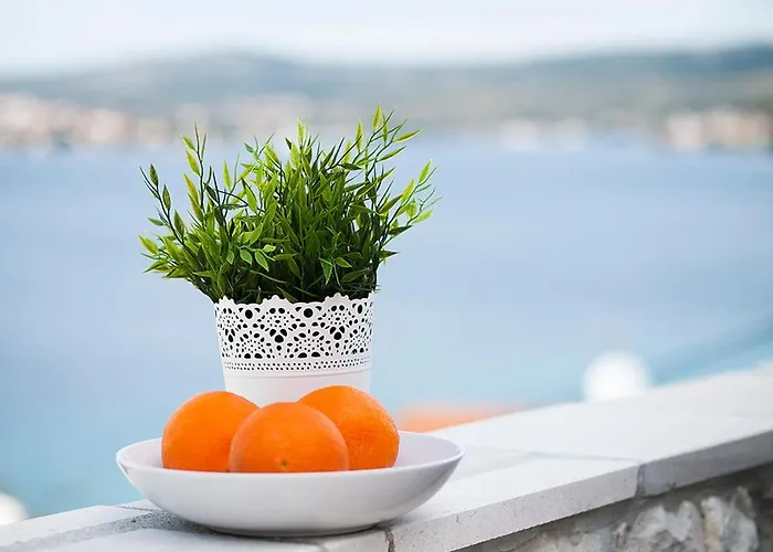 Quiet Bay Getaway Apt Mona 5 7 And 8 * Ražanj